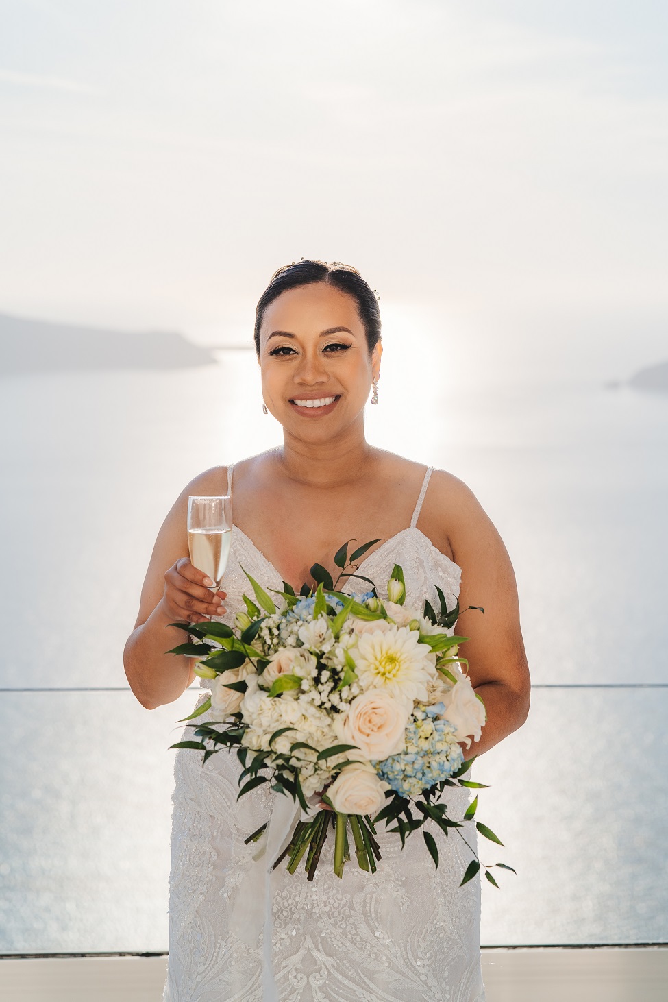 bouquets-elopement-wedding-in-santorini-greece